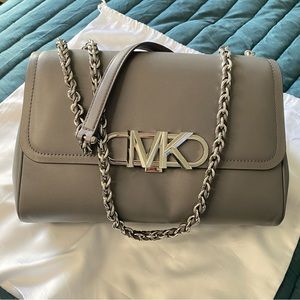 Michael Kors! NWT Parker Extra-Large Shoulder Bag